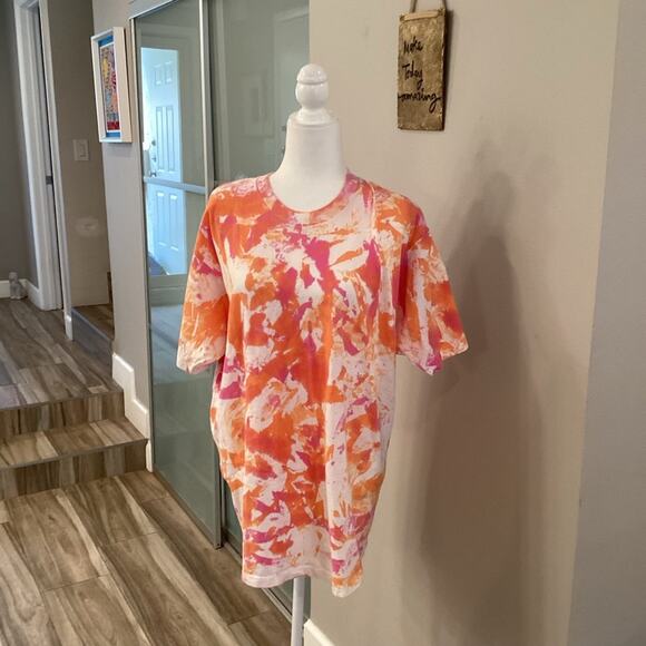 Tie Dye T-Shirt in Pink, Orange and White in Adult Size Large (Unisex). - Picture 2 of 3